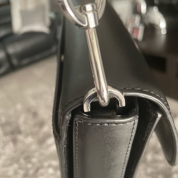 ‼️ Make an Offer
Michal Kors Crossbody & Zip Wallet - Picture 10 of 17